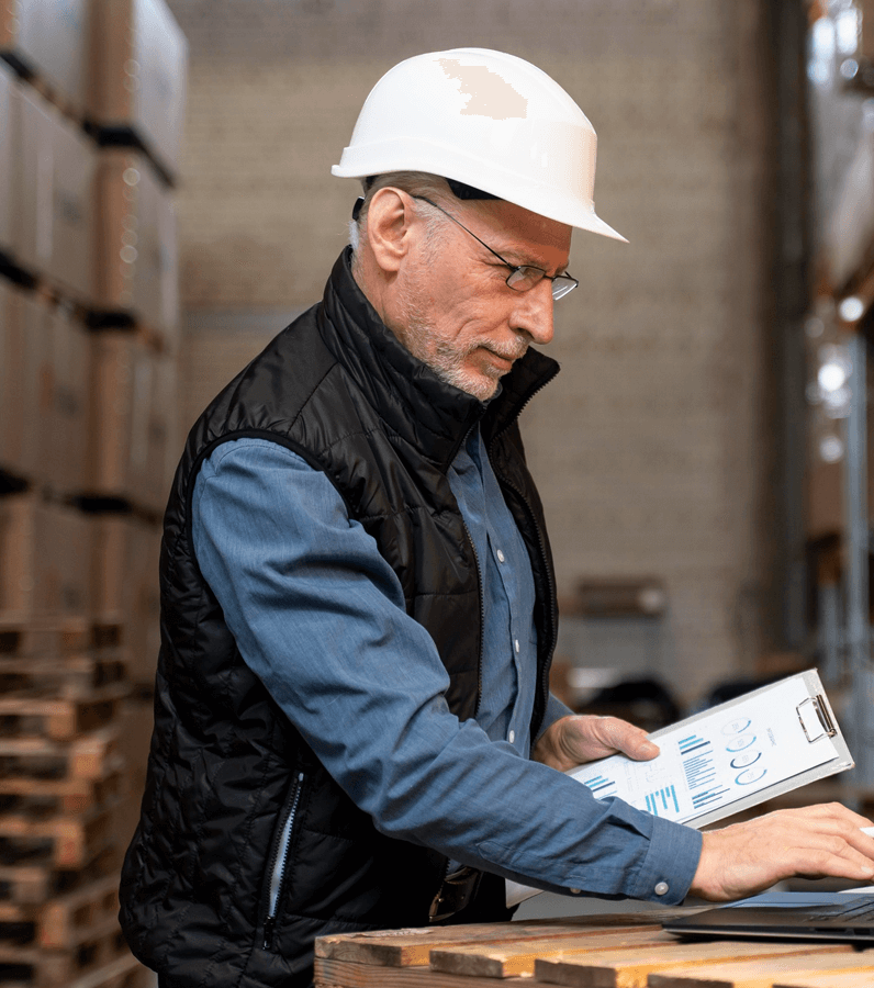 Shipping Agents in Oman managing vessel operations